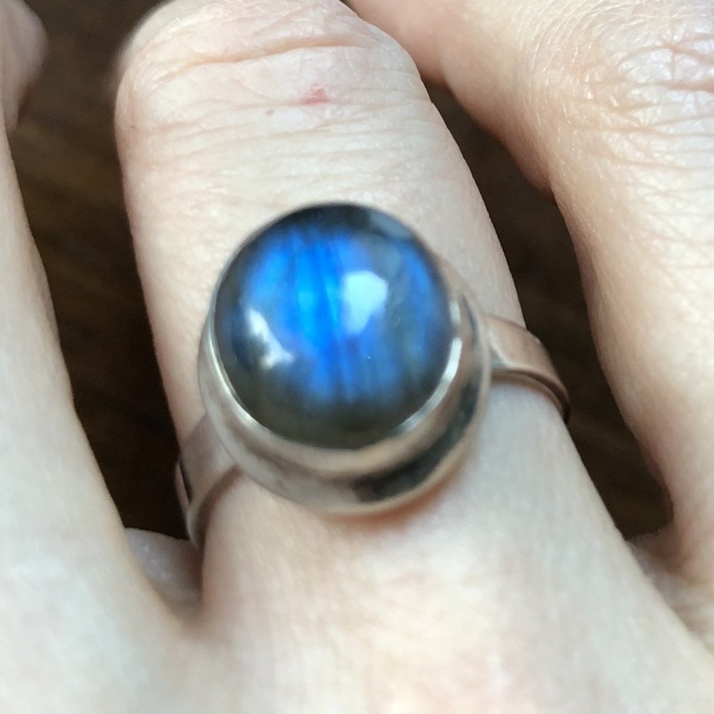 Stunning Silver And Labradorite Ring - image 2